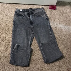 GAP Women's Straight Leg Jeans in Charcoal